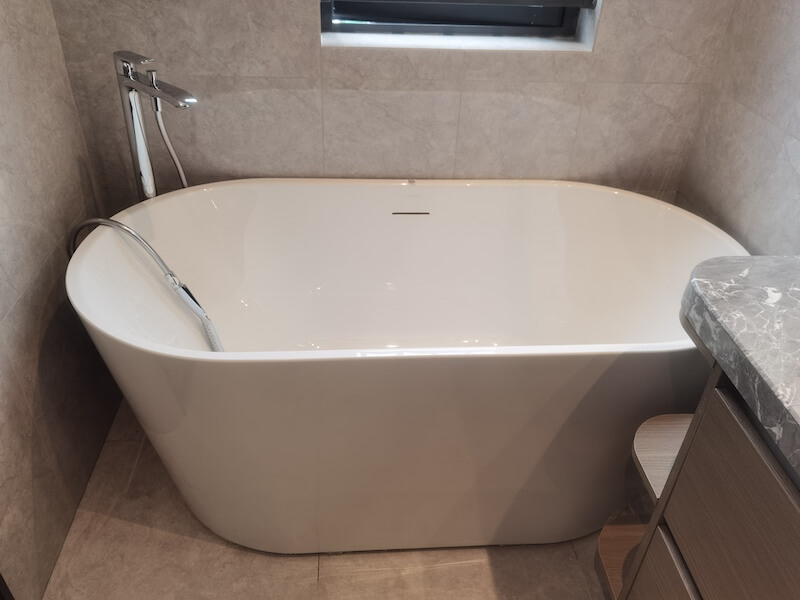 Freestanding bathtub or dropin bathtub? conric